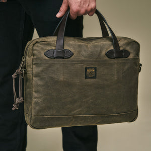 Tin cloth compact briefcase von Filson | Otter green (Green)