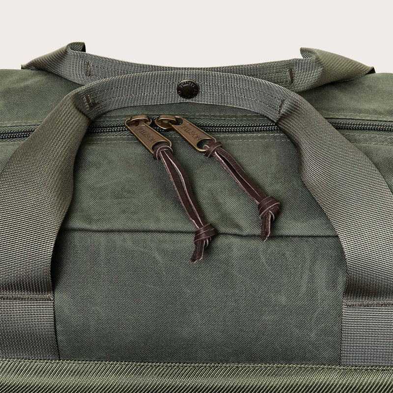 Surveyor pullman pack von Filson | Service green (Green)