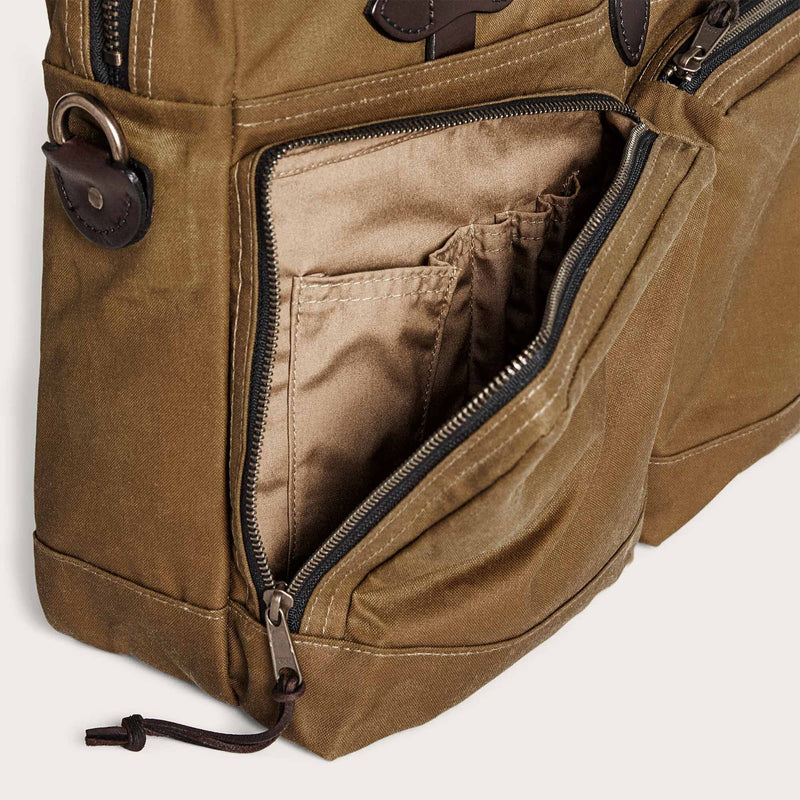 24 hour tin cloth briefcase di Filson | Dark tan (Beige)