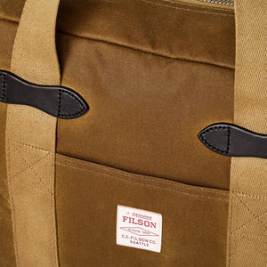 Tin cloth zipper tote bag von Filson | Dark tan (Brown)