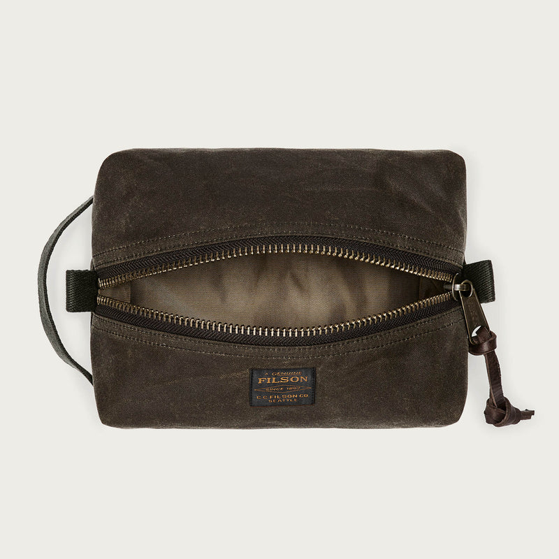 Tin cloth travel kit von Filson | Otter green (Green)