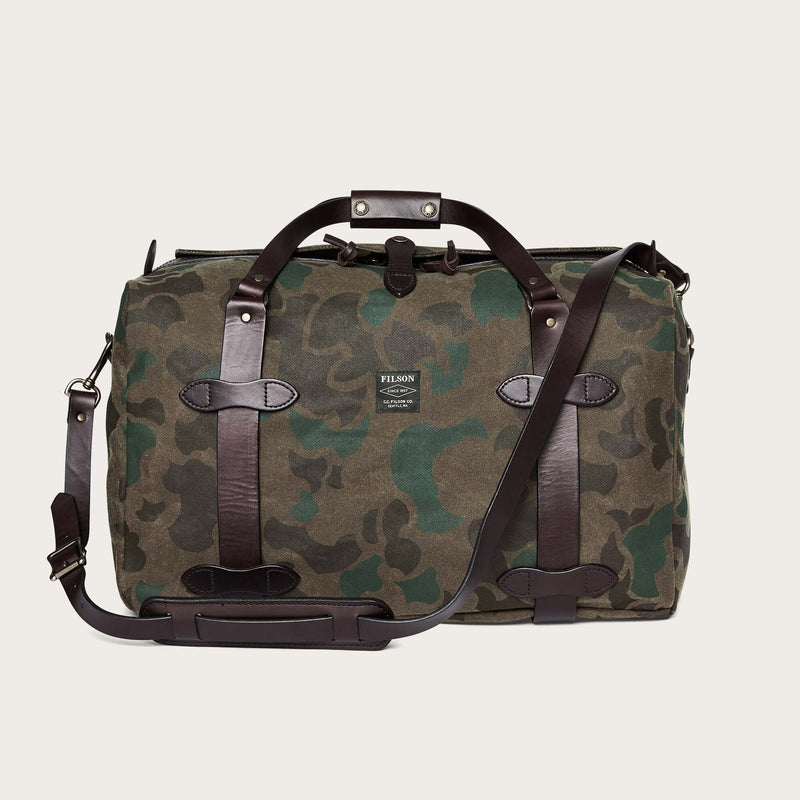 Medium waxed rugged twill duffle bag von Filson | Dark wax shrub camo (Gray)