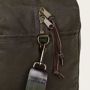 Tin cloth medium duffle bag di Filson | Otter green (Green)