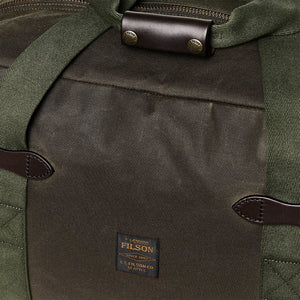 Tin cloth medium duffle bag di Filson | Otter green (Green)