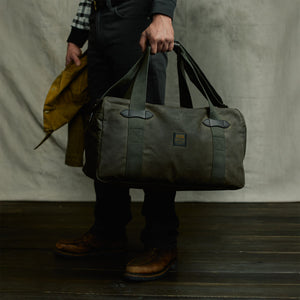 Tin cloth medium duffle bag di Filson | Otter green (Green)